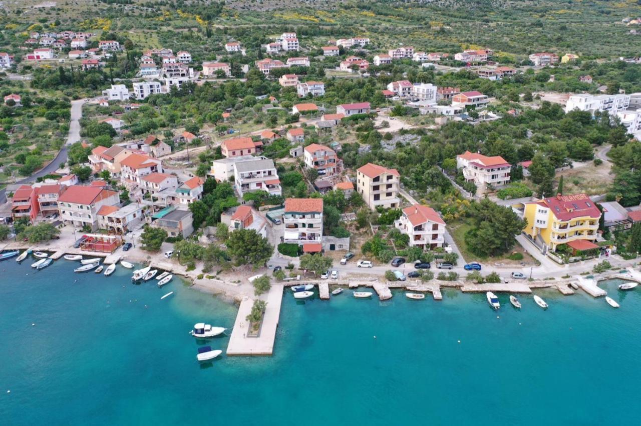 Apartmani Bonaca - 10M To The Sea Grebastica Bagian luar foto