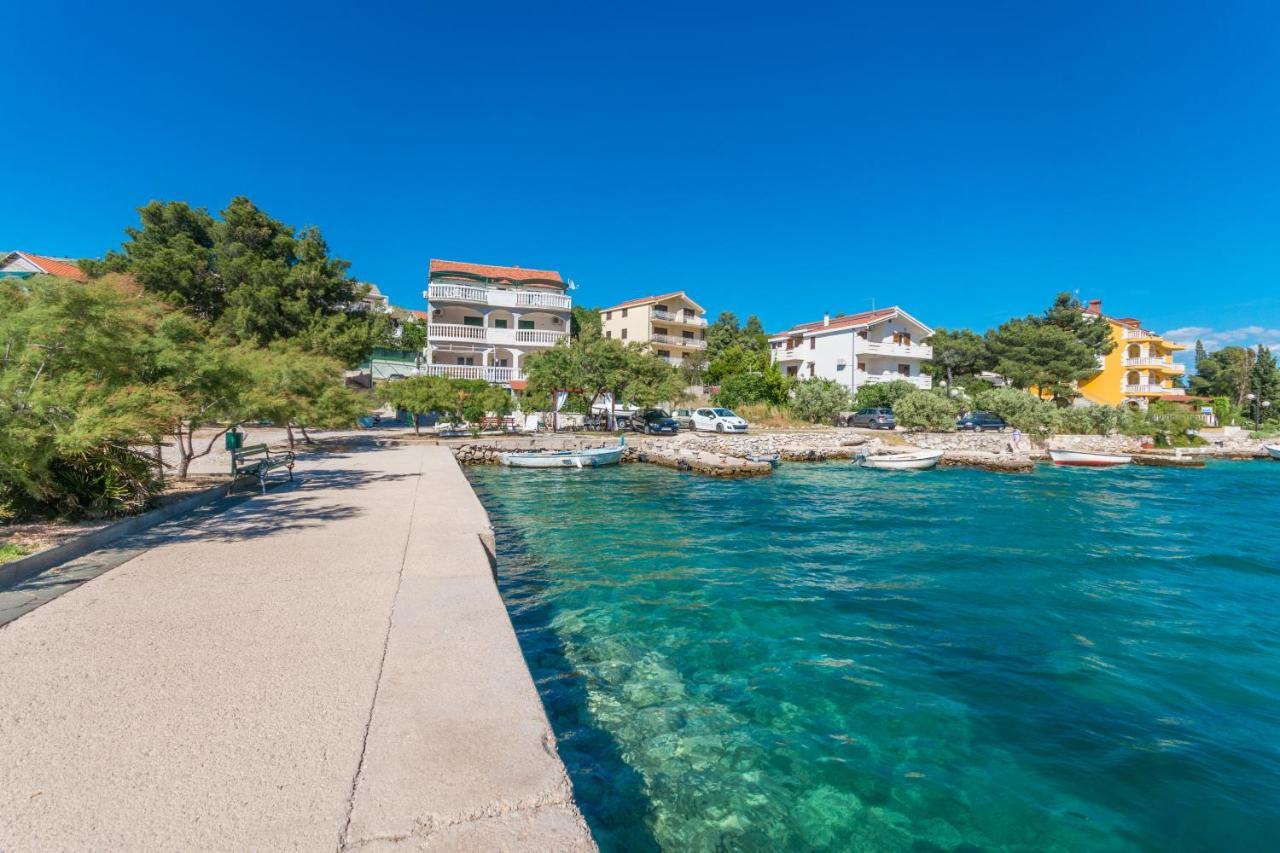 Apartmani Bonaca - 10M To The Sea Grebastica Bagian luar foto
