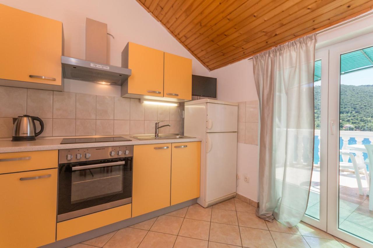 Apartmani Bonaca - 10M To The Sea Grebastica Bagian luar foto